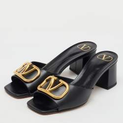 Pre Owned Valentino Black Leather VLogo Mule Sandals Size 37