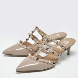 Pre Owned Valentino Beige Leather and Patent Leather Rockstud Mules Size 35.5
