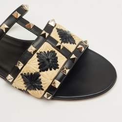 Pre Owned Valentino Black/Beige Leather and Raffia Rockstud Flat Slides Size 40