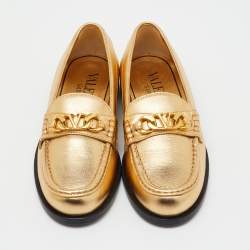 Pre Owned Valentino Gold Leather VLogo Chain Slip On Loafers Size 35