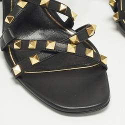 مملوكة مسبقًا Valentino Rockstud Size 39.5 Black Leather Ankle Strap Sandals