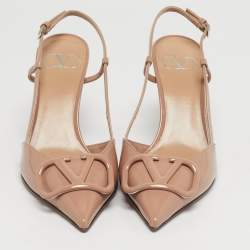 مملوكة مسبقًا حذاء كعب عالي فالنتينو بيج لامع هروب بشعار V مقاس 38