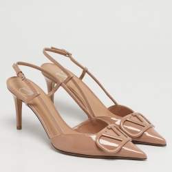 مملوكة مسبقًا حذاء كعب عالي فالنتينو بيج لامع هروب بشعار V مقاس 38