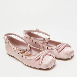مملوكة مسبقًا Valentino Rockstud Size 39.5 Brush Pink Satin Ballet Flats