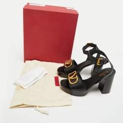Pre Owned صندل فالنتينو جلد أسود بلاتفورم بحجم 39
