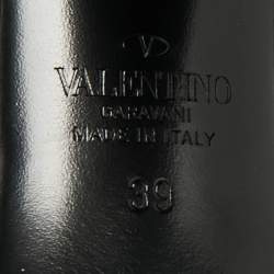 Pre Owned صندل فالنتينو جلد أسود بلاتفورم بحجم 39