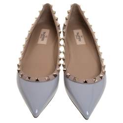 Pre Owned Valentino Pastel Grey/Beige Patent Leather Rockstud Trim Pointed Toe Ballet Flats Size 38.5