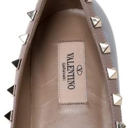 Pre Owned Valentino Pastel Grey/Beige Patent Leather Rockstud Trim Pointed Toe Ballet Flats Size 38.5