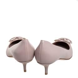 Pre Owned Valentino Nude Leather V Logo Pumps Size 39.5