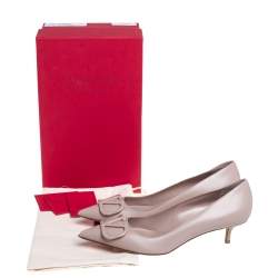 Pre Owned Valentino Nude Leather V Logo Pumps Size 39.5
