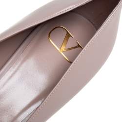 Pre Owned Valentino Nude Leather V Logo Pumps Size 39.5