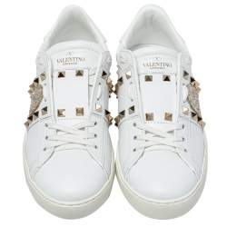 مملوكة مسبقًا حذاء رياضي فالنتينو يونيتد روكستد وجلد مطرز قلب أبيض مقاس 38