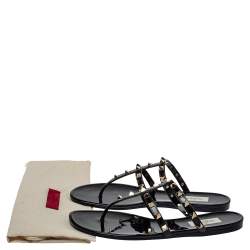 Pre Owned Valentino Black Patent Leather Rockstud Thong Sandals Size 39