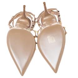 Pre Owned Valentino Beige Patent Leather Rockstud Pointed Toe Sandals Size 38.5