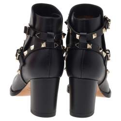 مملوكة مسبقًا حذاء بوت كاحل فالنتينو كعب عريض روكستد جلد أسود مقاس 37