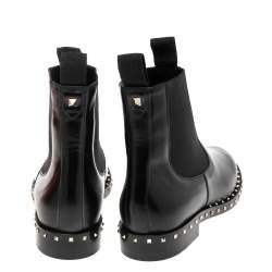 مملوكة مسبقًا حذاء بوت كاحل فالنتينو جلد أسود مرصع روكستد مقاس 39