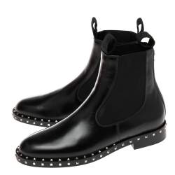 مملوكة مسبقًا حذاء بوت كاحل فالنتينو جلد أسود مرصع روكستد مقاس 39