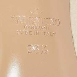 مملوكة مسبقًا Valentino Cream Leather Rockstud Ankle Strap Pumps Size 36.5