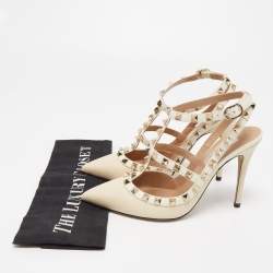 مملوكة مسبقًا Valentino Cream Leather Rockstud Ankle Strap Pumps Size 36.5