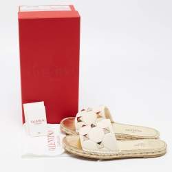 Pre Owned Valentino White Leather Roman Stud Raffia Flat Slides Size 40