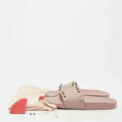 Pre Owned Valentino Green Rubber Rockstud Flat Slides Size 40