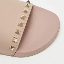 Pre Owned Valentino Green Rubber Rockstud Flat Slides Size 40