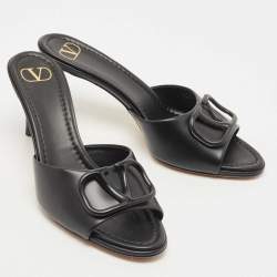 Pre Owned Valentino Black Leather Escape VLogo Slide Sandals Size 39