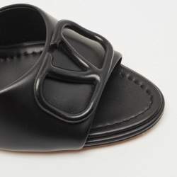 Pre Owned Valentino Black Leather Escape VLogo Slide Sandals Size 39