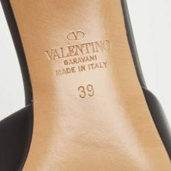 Pre Owned Valentino Black Leather Escape VLogo Slide Sandals Size 39