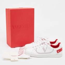 Pre Owned Valentino White Leather Vlogo Rockstud Low Top Sneakers Size 39.5