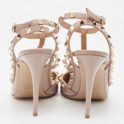 مملوكة مسبقًا Valentino Powder Pink Patent Leather Rockstud Strappy Pointed Toe Pumps Size 41.5