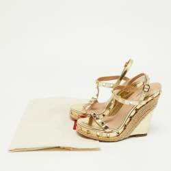 مملوكة مسبقًا صندل فالنتينو روكستد جلد ذهبي كعب روكي نعل سميك مقاس 36.5