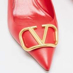 Pre Owned Valentino Red Leather Escape V logo Pumps Size 38.5
