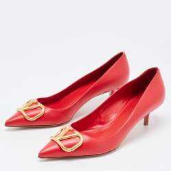 Pre Owned Valentino Red Leather Escape V logo Pumps Size 38.5