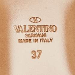 Pre Owned حذاء باليرينا فلات فالنتينو جلد عاجي بالشعار مقاس 37