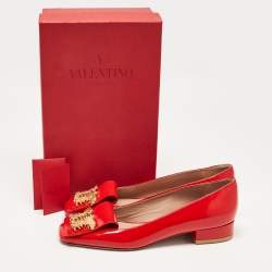 Pre Owned Valentino Red Patent Leather Buckle Detail Pumps Size 40