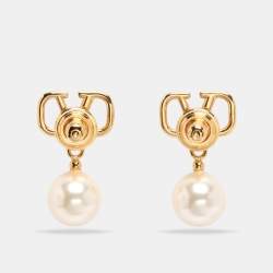 Pre Owned أقراط فالنتينو بشعار V مع لآلئ مزيفة باللون الذهبي معدن متدلي