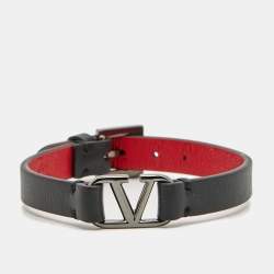 Pre Owned Valentino Vlogo Signature Leather Gunmetal Tone Bracelet