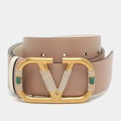 Pre Owned حزام فالنتينو شعار الماركة مرصّع كريستال جلد كريمي 70 سم