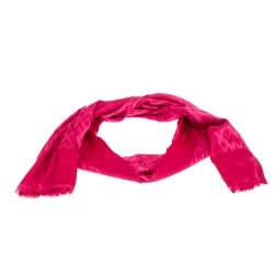 مملوكة مسبقًا وشاح اوسكار دي لا رينتا نمط حرف V هندسي خليط صوف فوشيا