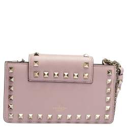 Pre Owned Valentino Light Pink Leather Rockstud Chain Phone Case