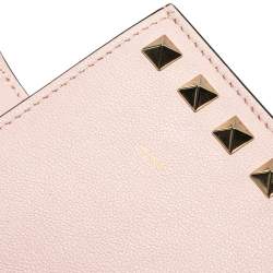 Pre Owned Valentino Light Pink Leather Rockstud Chain Phone Case