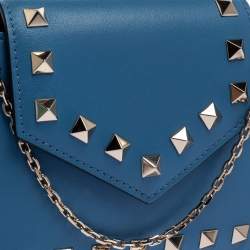 Pre Owned Valentino Blue Leather Rockstud Chain Phone Case