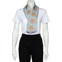 مملوكة مسبقًا وشاح فالنتينو حرير جاكار أزرق فاتح منقط بالشعار