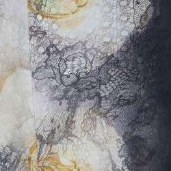 مملوكة مسبقًا Valentino Black Rose Printed Silk Scarf