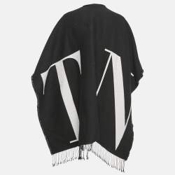 مملوكة مسبقًا Valentino Black Logo Intarsia Wool Knit Tasseled Poncho One Size