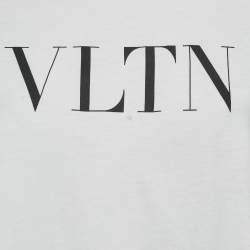 مملوكة مسبقًا قميص فالنتينو جيرسي بطبعة شعار أبيض متوسط