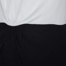 Pre Owned فستان فالنتينو كريب ديرابيه أبيض وأسود مقاس صغير - سمول