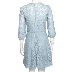 مملوكة مس بقًا فستان فالنتينو دانتيل أزرق رقبة مستديرة مقاس متوسط