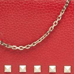 مملوكة مسبقًا Valentino Red Leather Rockstud Flap Wallet on Chain
